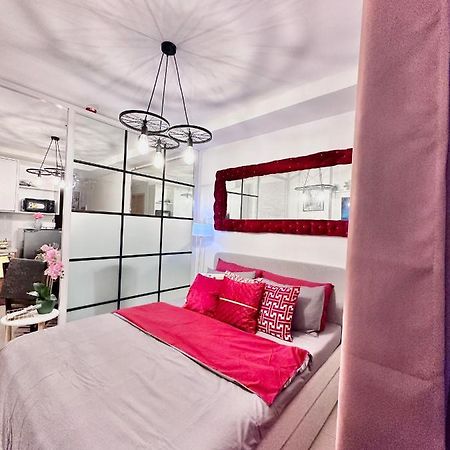 Aesthetic One Bedroom Beside Sm W Pool, Wifi And Netflix カガヤン・デ・オロ エクステリア 写真