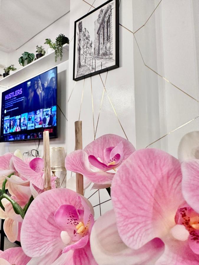 Aesthetic One Bedroom Beside Sm W Pool, Wifi And Netflix カガヤン・デ・オロ エクステリア 写真