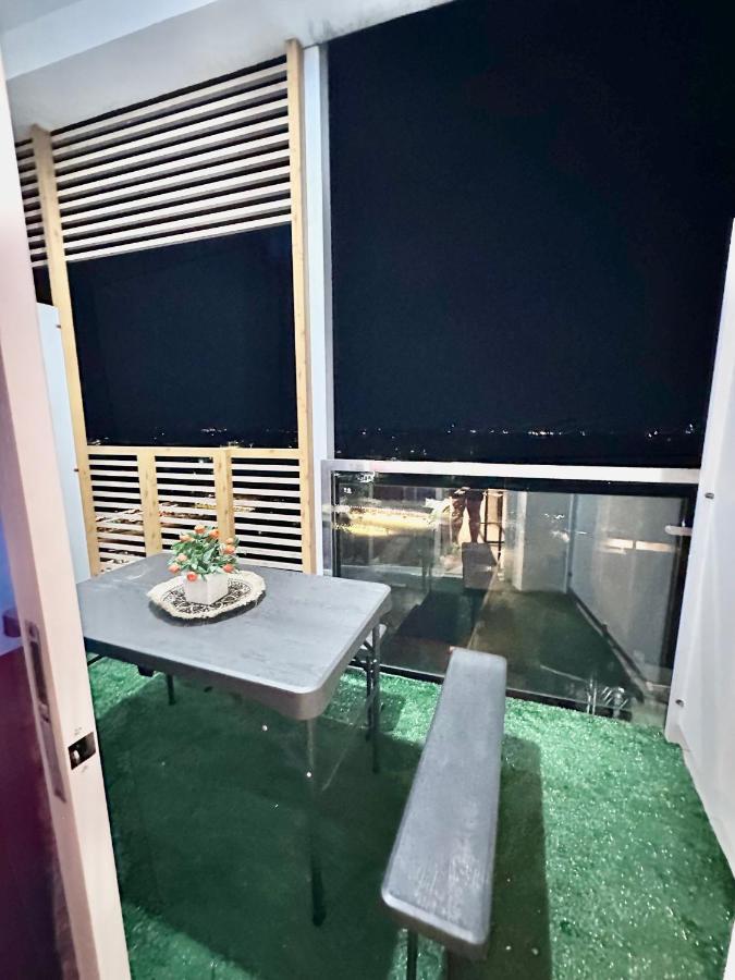 Aesthetic One Bedroom Beside Sm W Pool, Wifi And Netflix カガヤン・デ・オロ エクステリア 写真
