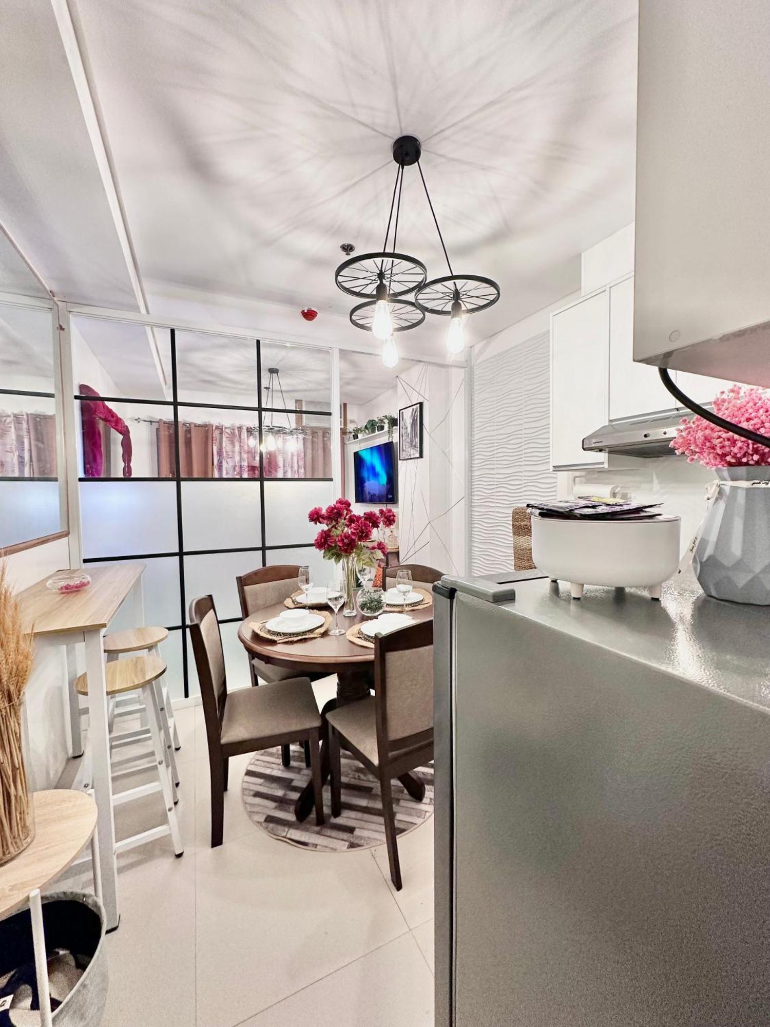 Aesthetic One Bedroom Beside Sm W Pool, Wifi And Netflix カガヤン・デ・オロ エクステリア 写真