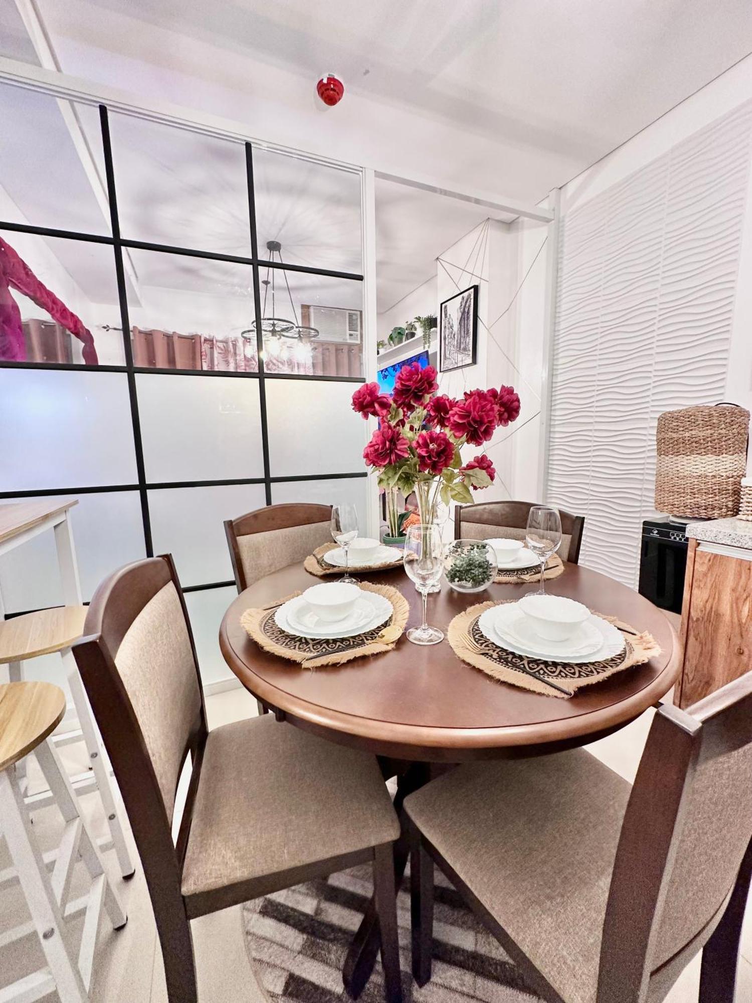 Aesthetic One Bedroom Beside Sm W Pool, Wifi And Netflix カガヤン・デ・オロ エクステリア 写真