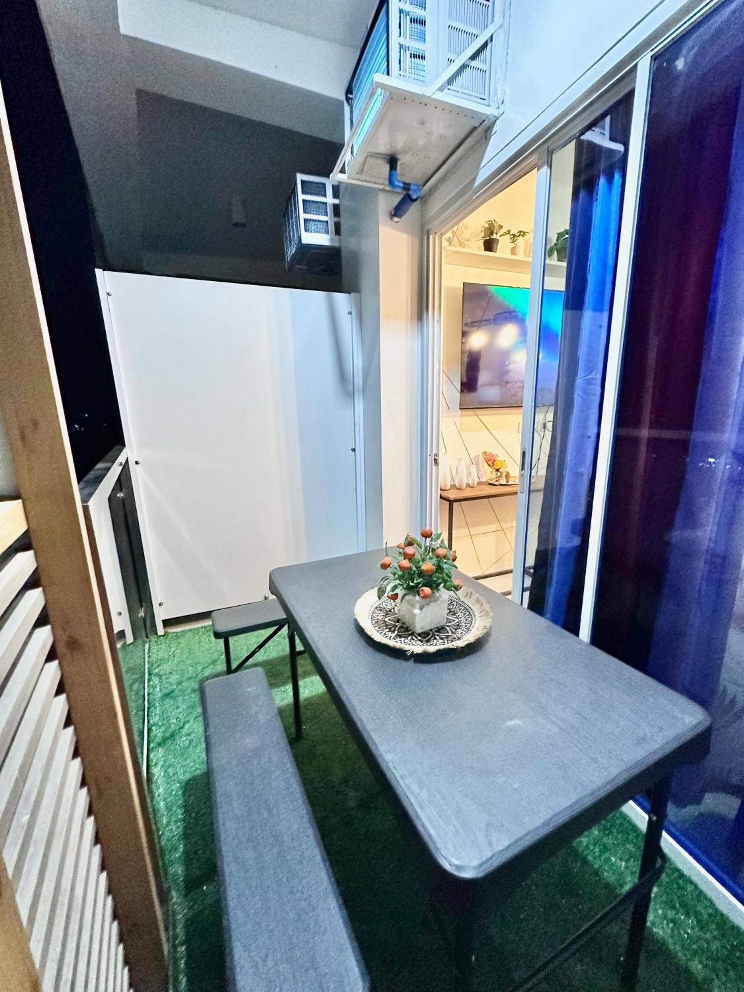 Aesthetic One Bedroom Beside Sm W Pool, Wifi And Netflix カガヤン・デ・オロ エクステリア 写真