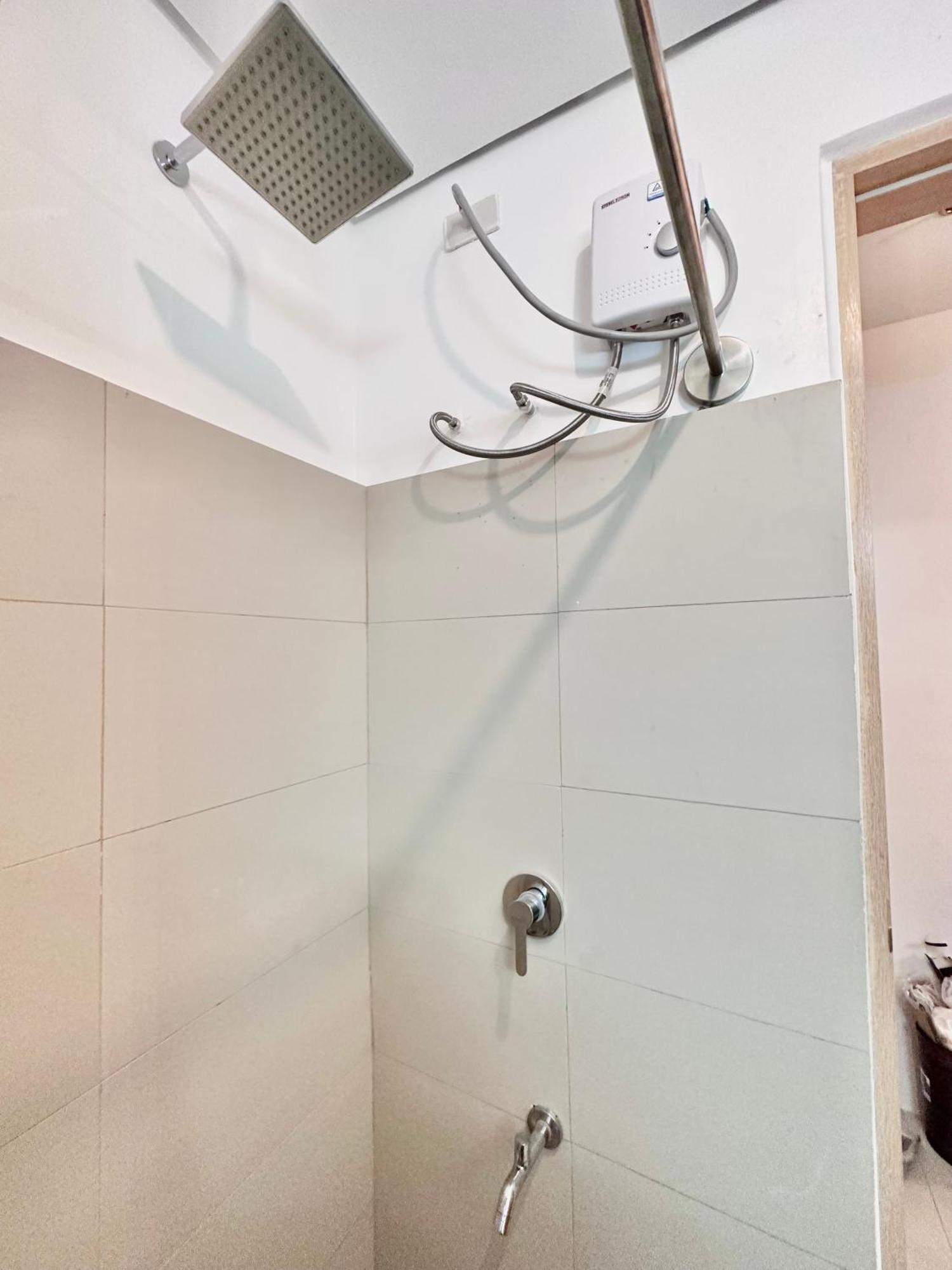 Aesthetic One Bedroom Beside Sm W Pool, Wifi And Netflix カガヤン・デ・オロ エクステリア 写真