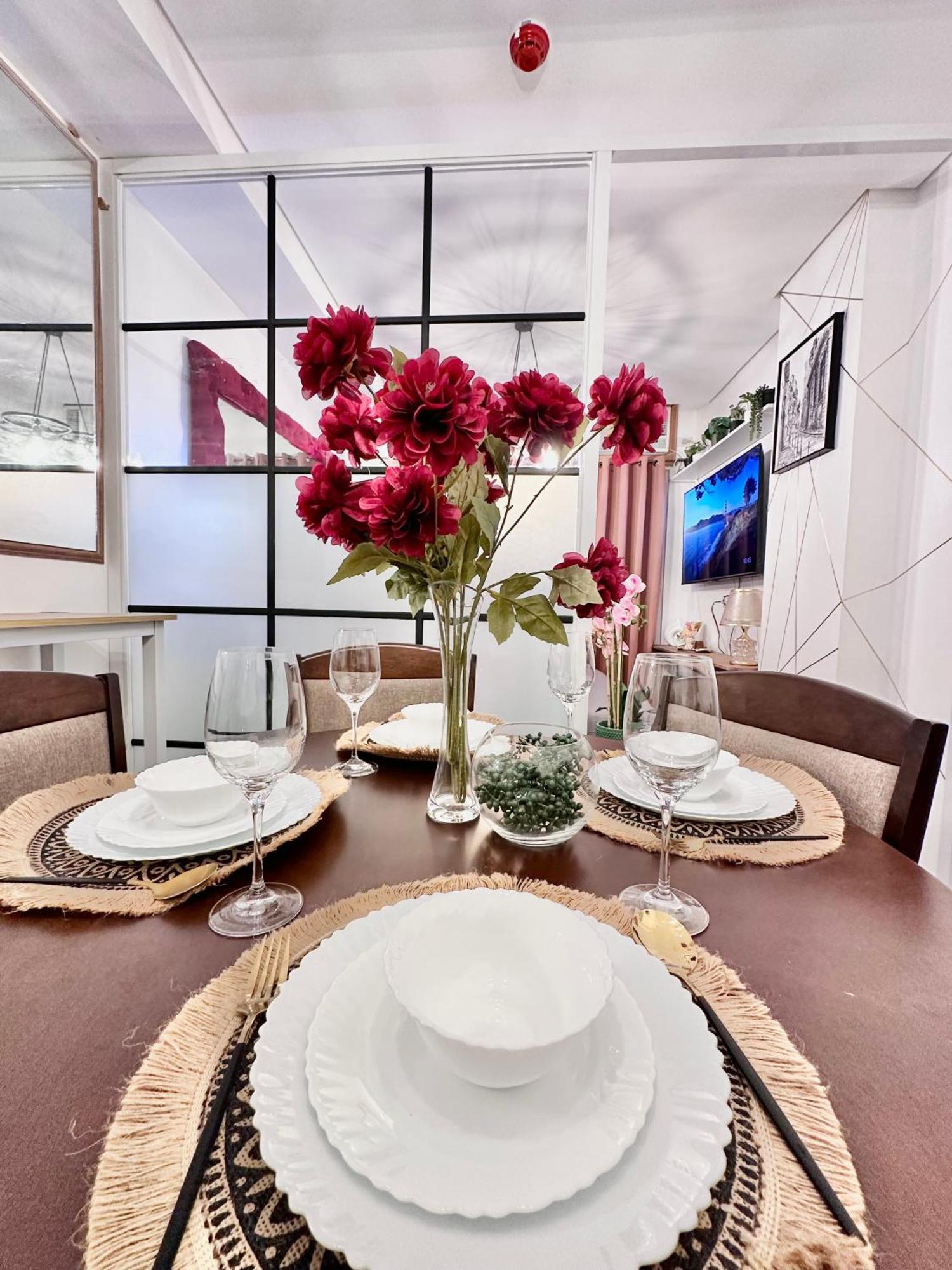 Aesthetic One Bedroom Beside Sm W Pool, Wifi And Netflix カガヤン・デ・オロ エクステリア 写真
