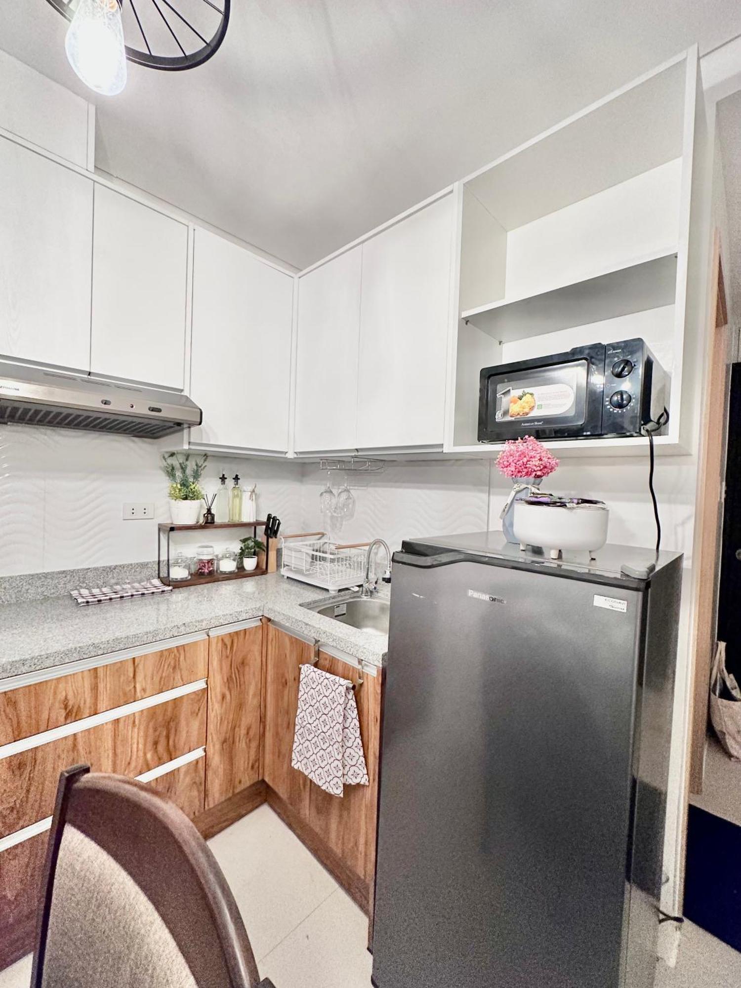 Aesthetic One Bedroom Beside Sm W Pool, Wifi And Netflix カガヤン・デ・オロ エクステリア 写真