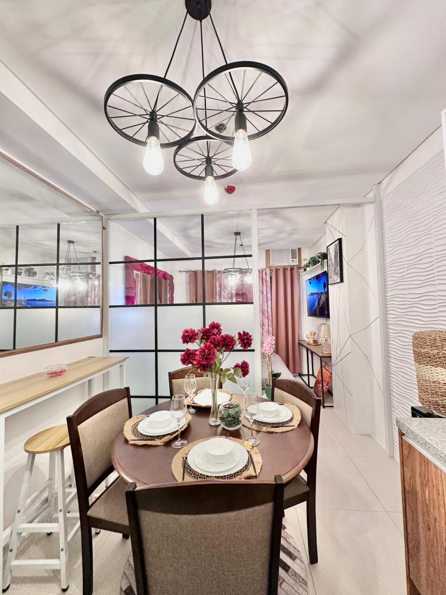Aesthetic One Bedroom Beside Sm W Pool, Wifi And Netflix カガヤン・デ・オロ エクステリア 写真