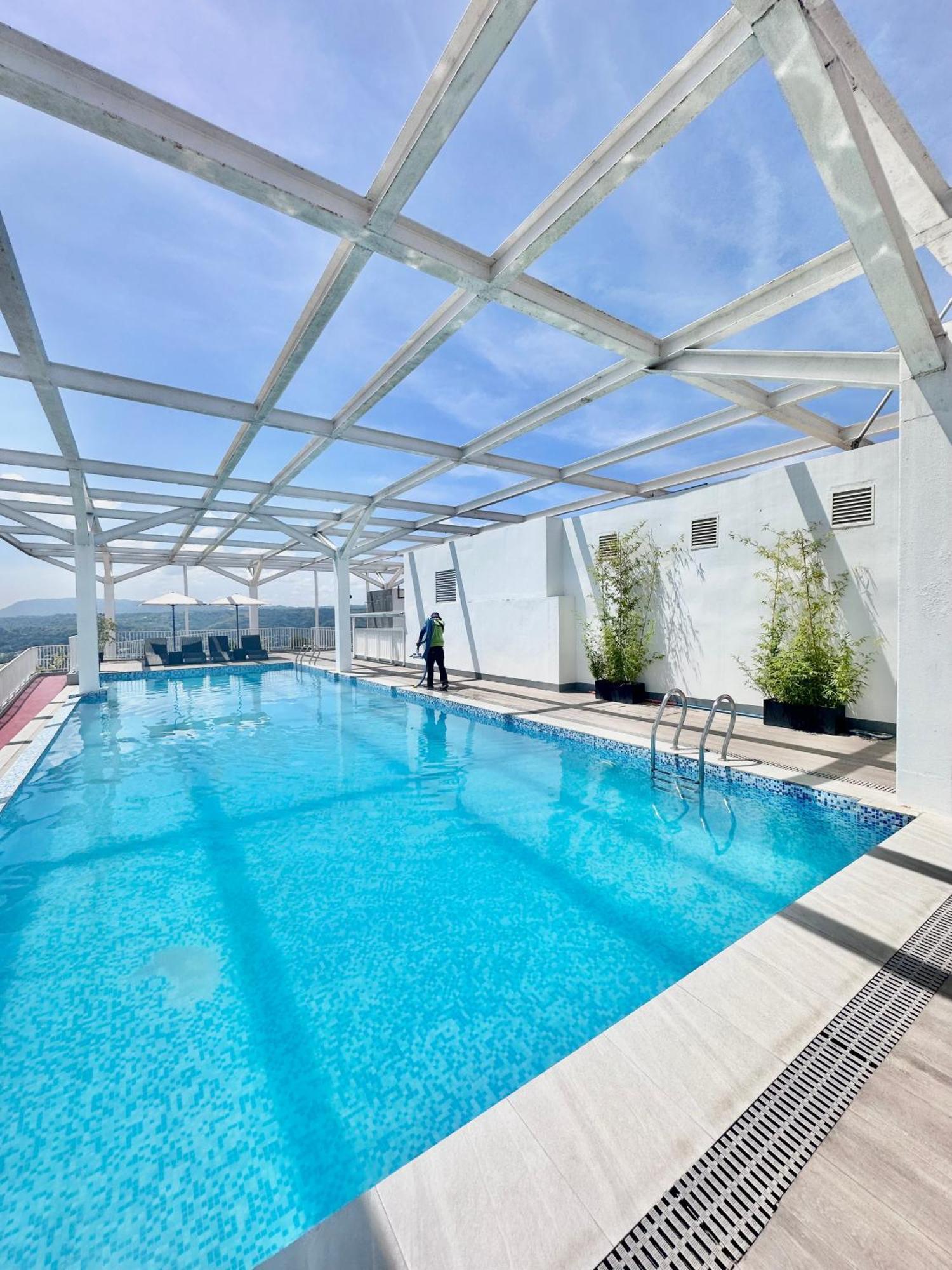 Aesthetic One Bedroom Beside Sm W Pool, Wifi And Netflix カガヤン・デ・オロ エクステリア 写真