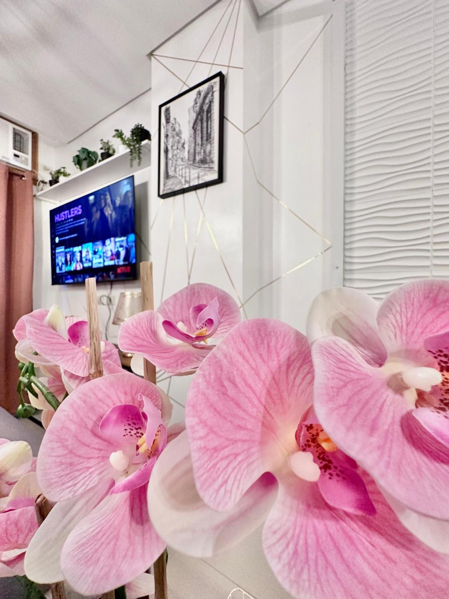 Aesthetic One Bedroom Beside Sm W Pool, Wifi And Netflix カガヤン・デ・オロ エクステリア 写真