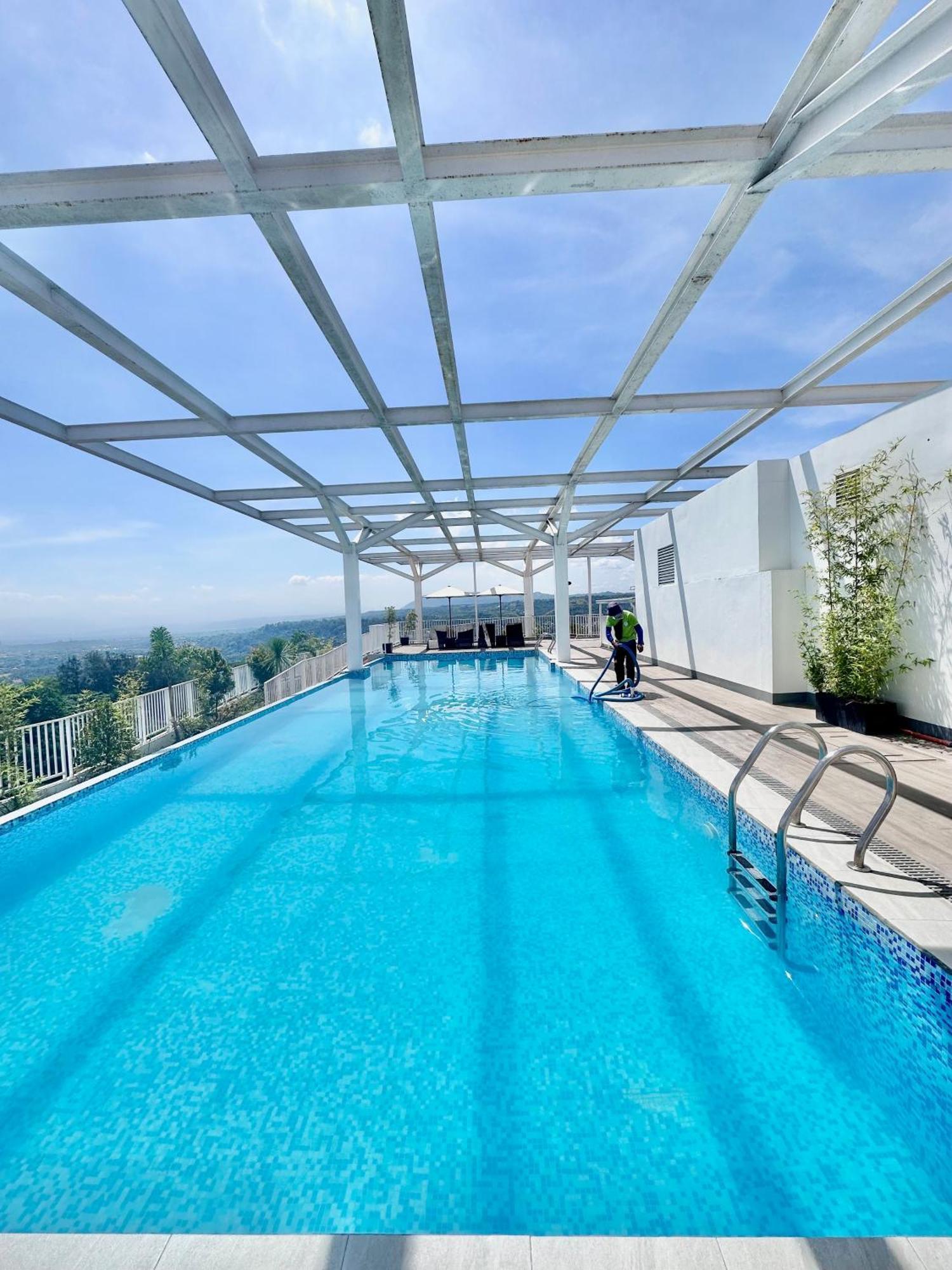 Aesthetic One Bedroom Beside Sm W Pool, Wifi And Netflix カガヤン・デ・オロ エクステリア 写真